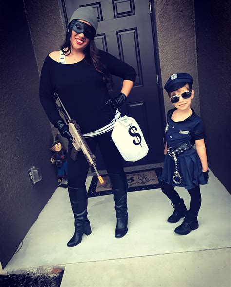 Mom and Daughter Halloween Costumes 